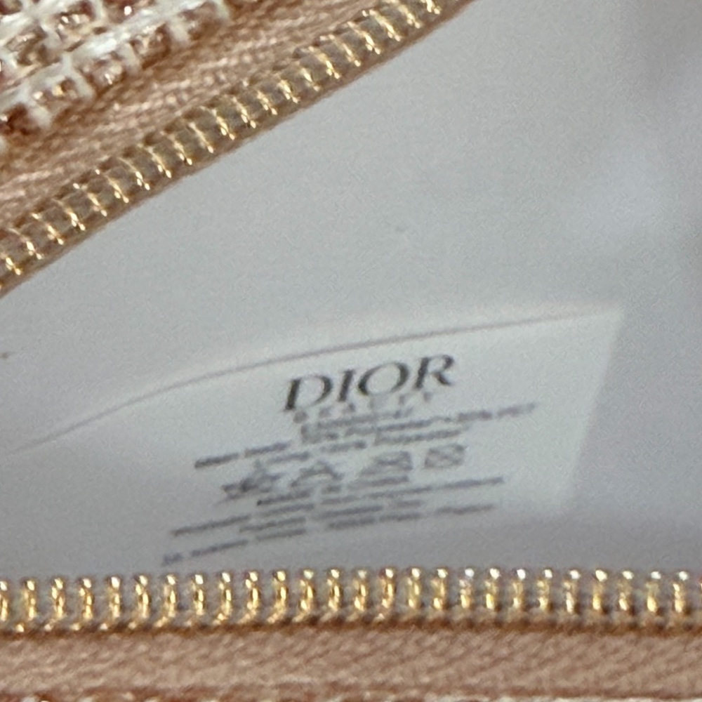 Dior (GWP) Gold Star Makeup Pouch Converted Crossbody Bag Chain Strap OS
NIB - Picture 8 of 14